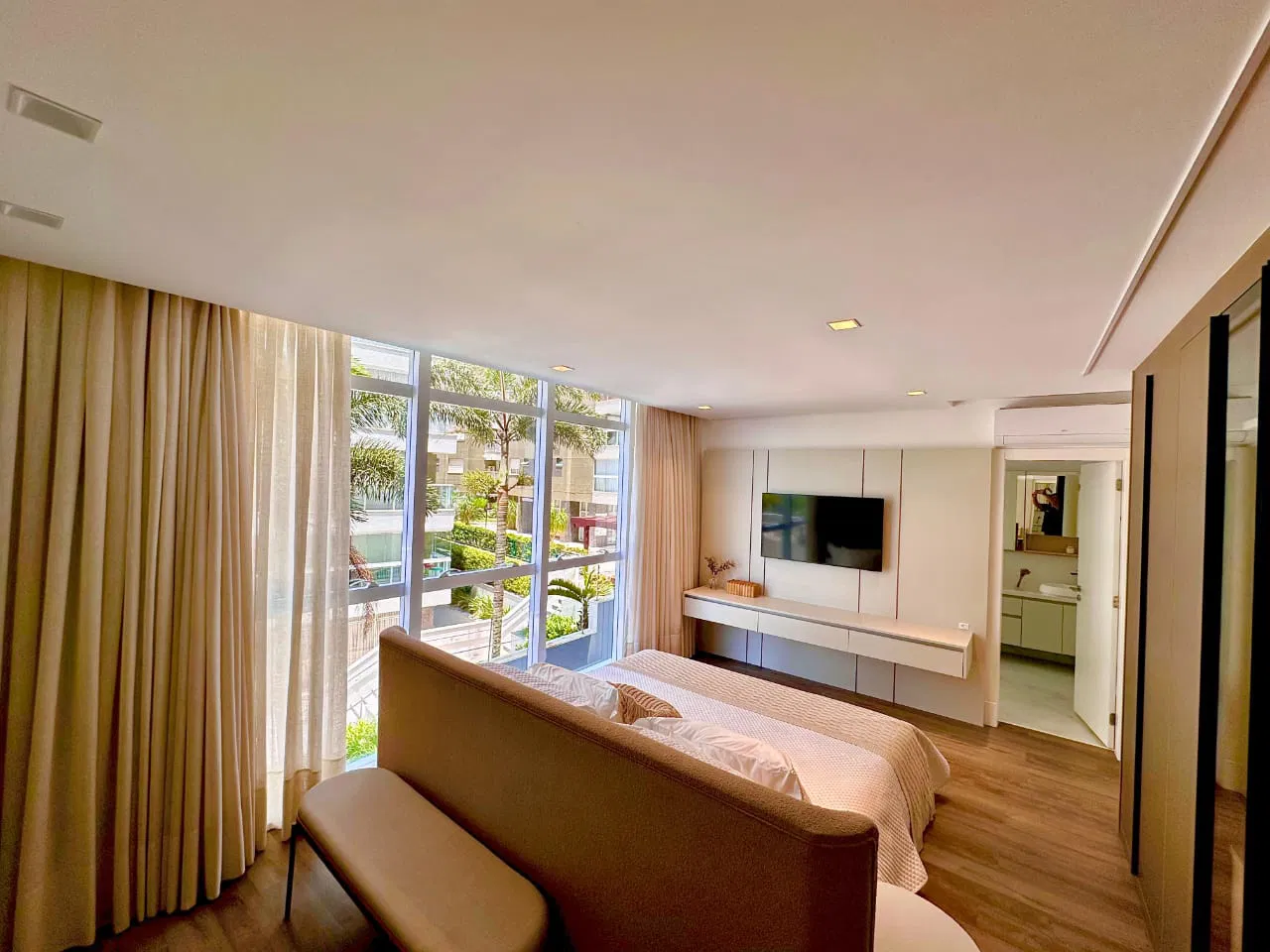 Apartamento no Ed. Le Blanc na Praia Brava - foto 12