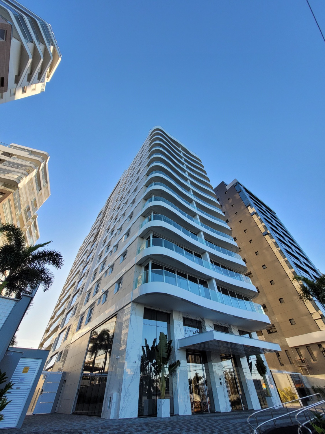 Apartamento no Ed. Le Blanc na Praia Brava - foto 17