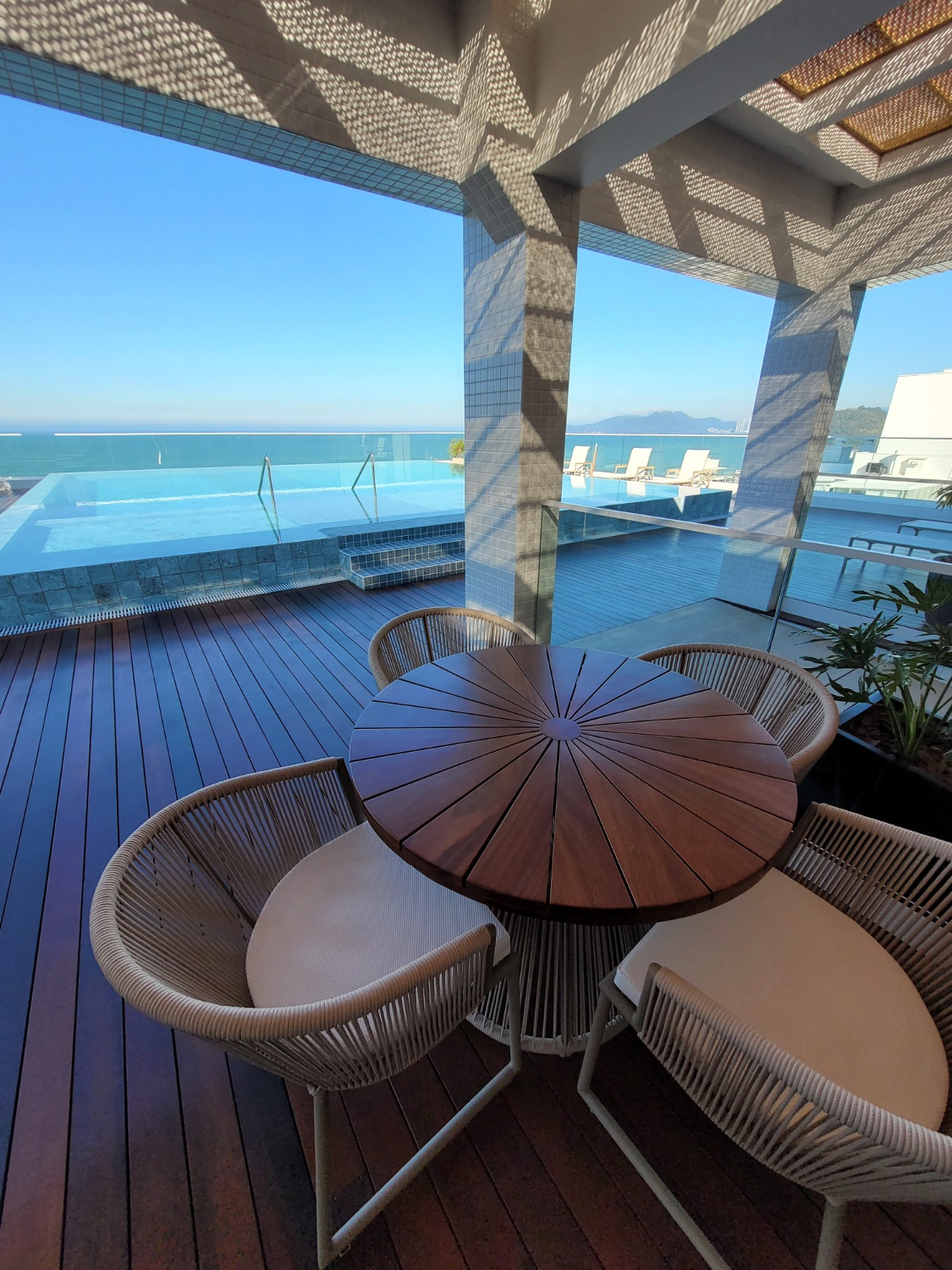 Apartamento no Ed. Le Blanc na Praia Brava - foto 25