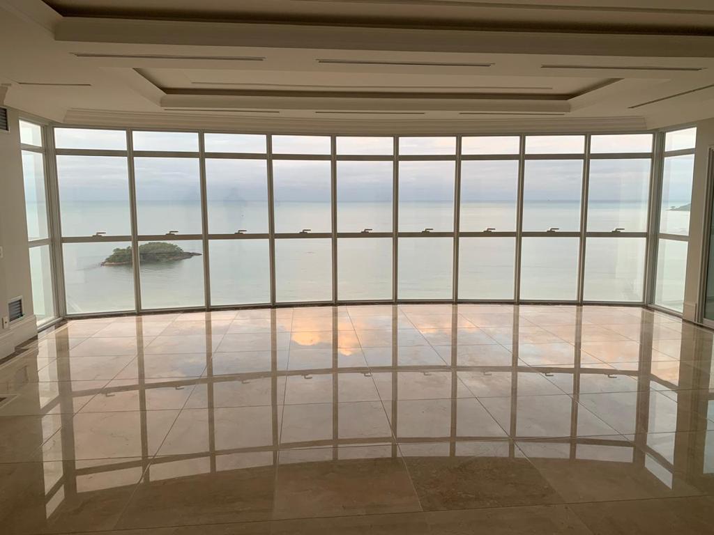 Apartamento no Ed. Millennium Palace em Balneário Camboriú - foto 4