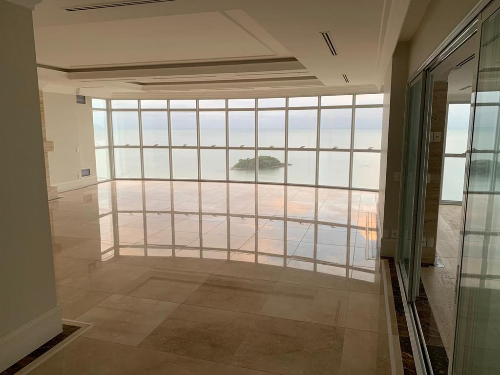 Apartamento no Ed. Millennium Palace em Balneário Camboriú - foto 6