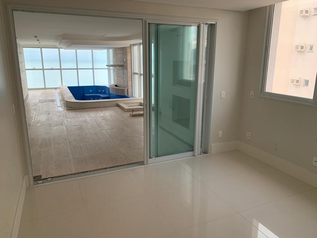 Apartamento no Ed. Millennium Palace em Balneário Camboriú - foto 9