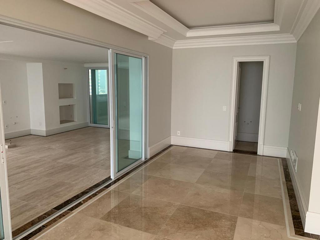 Apartamento no Ed. Millennium Palace em Balneário Camboriú - foto 10