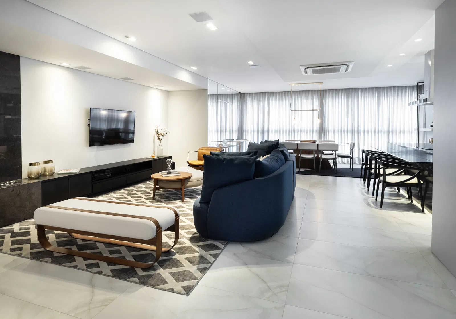 Apartamento no Ed. Ocean Breeze Residence em Balneário Camboriú - foto 3