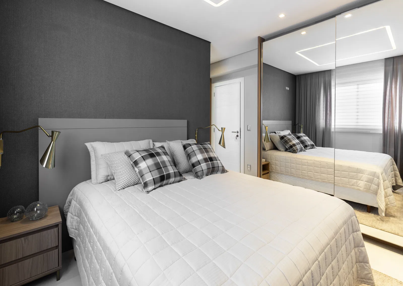 Apartamento no Ed. Ocean Breeze Residence em Balneário Camboriú - foto 14