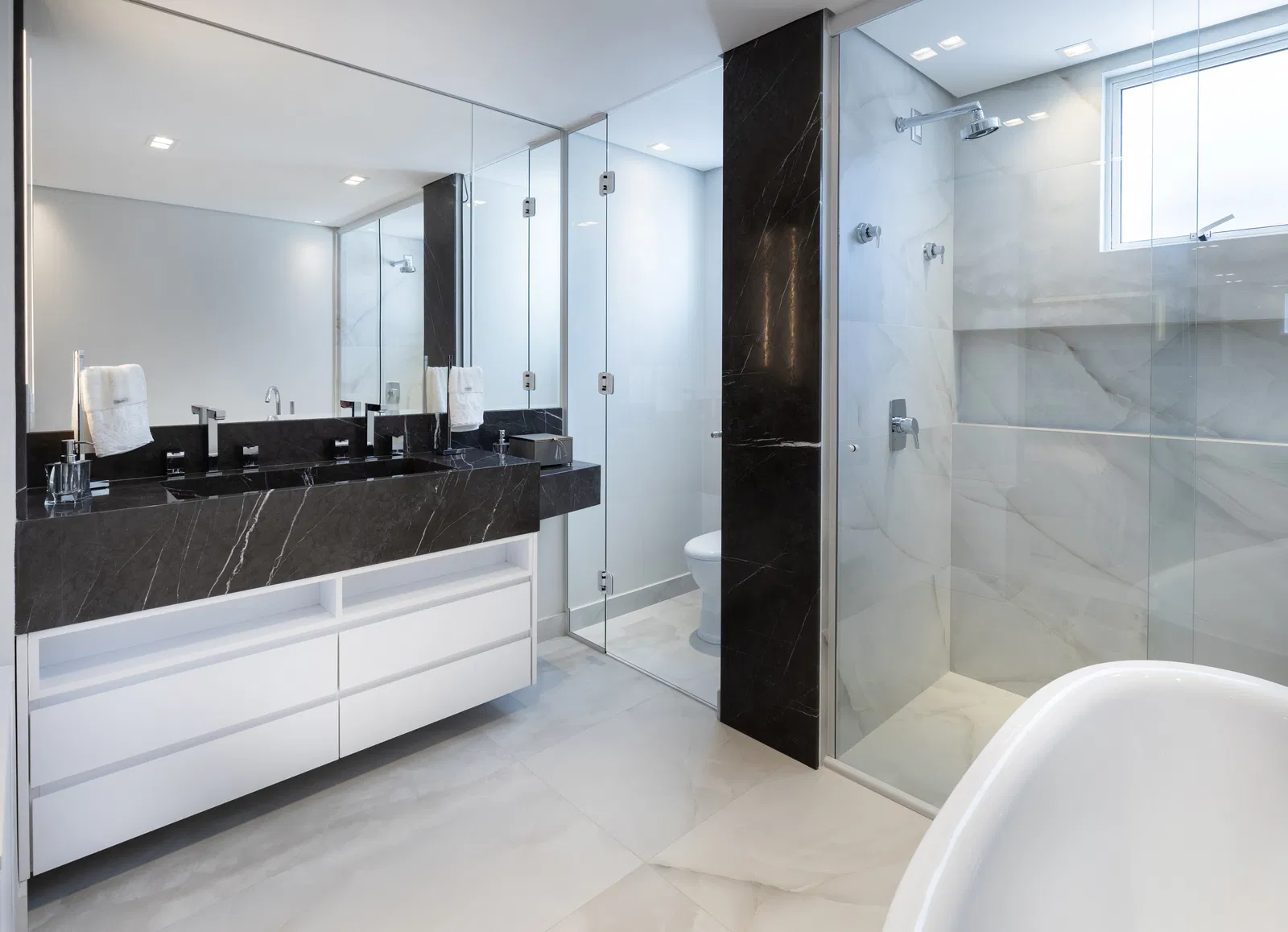 Apartamento no Ed. Ocean Breeze Residence em Balneário Camboriú - foto 25