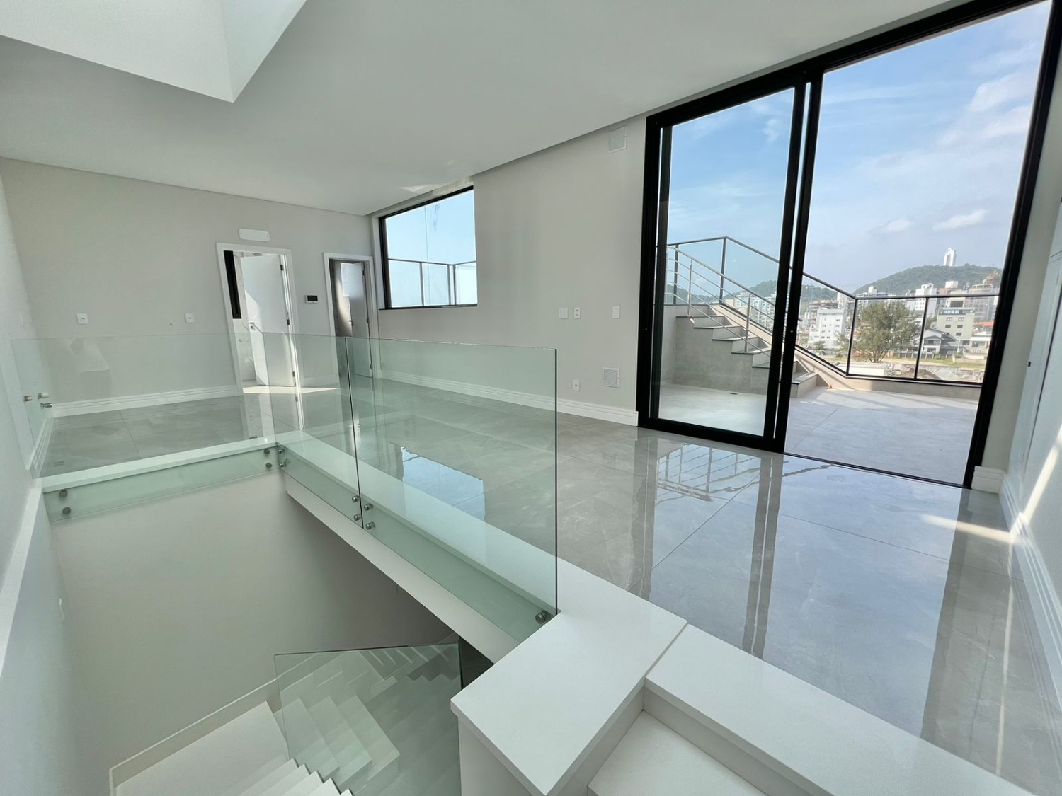 Cobertura com Vista para o Mar no Ed. Brava Center Residence na Praia Brava em Itajaí