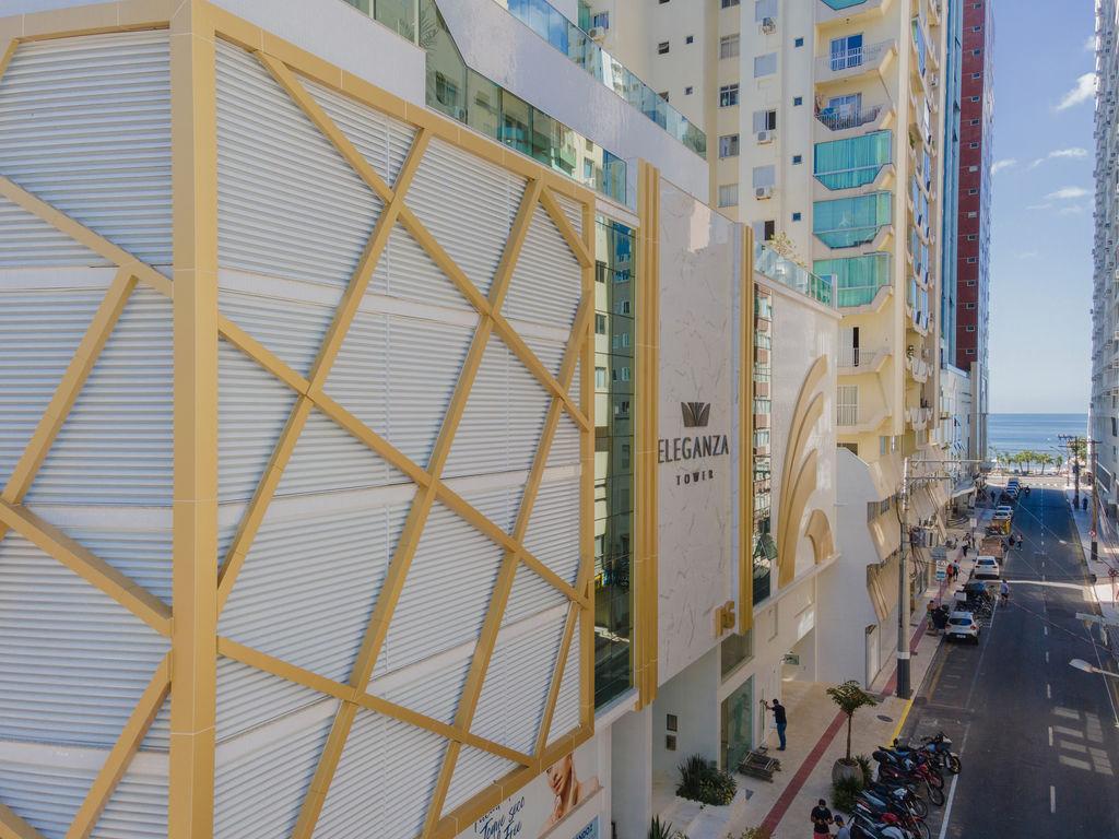Apartamento no Ed. Eleganza Tower em Balneário Camboriú - foto 2