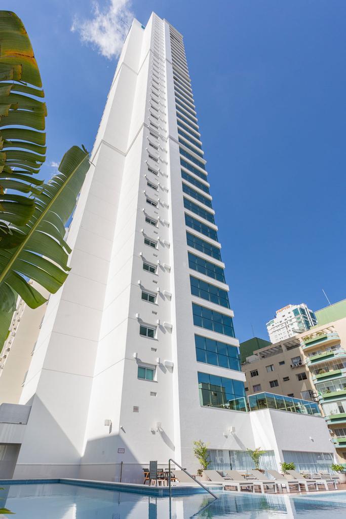 Apartamento no Ed. Eleganza Tower em Balneário Camboriú - foto 3