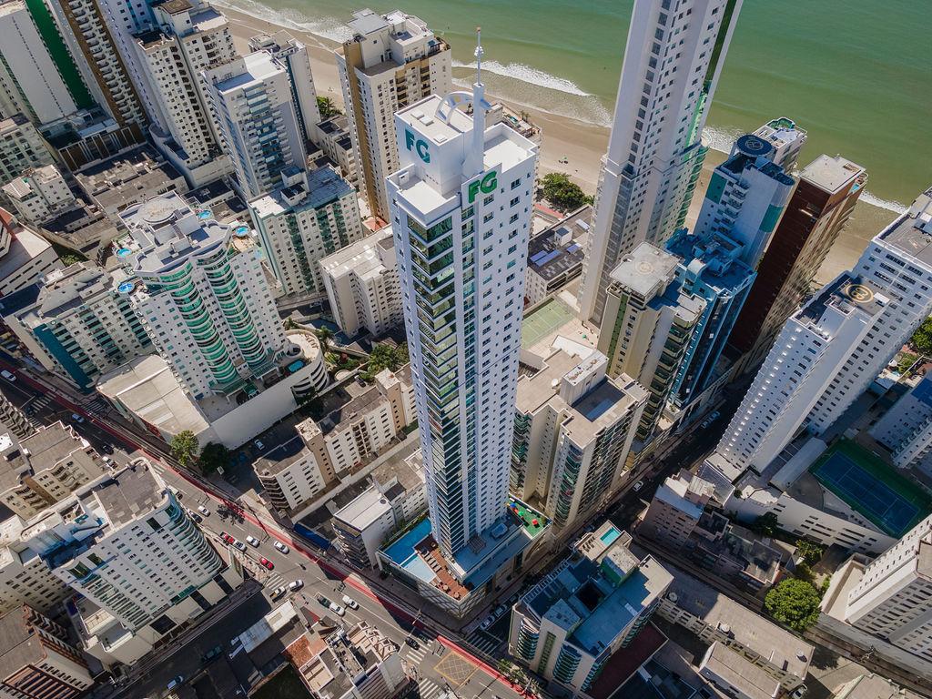 Apartamento no Ed. Eleganza Tower em Balneário Camboriú - foto 5